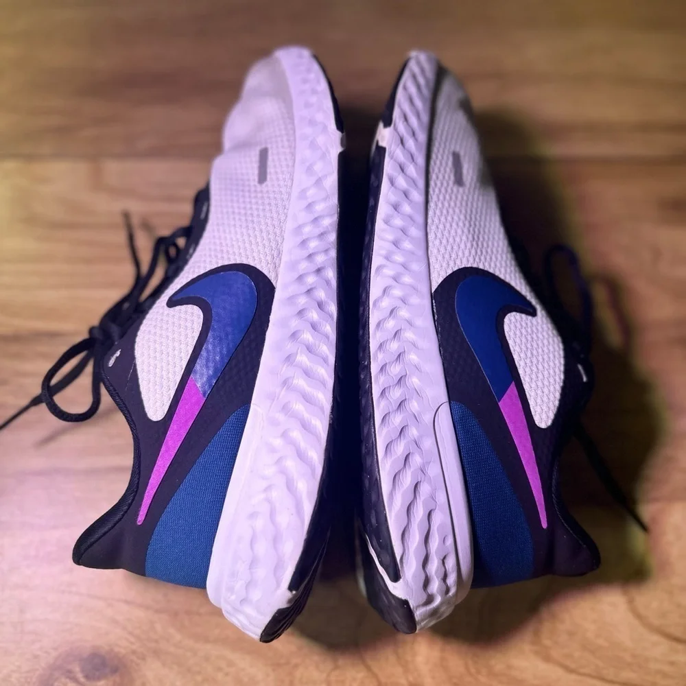 Nike sleek athletic